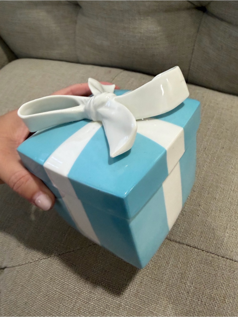 Tiffany & Co. ceramic trinket box - blue/white